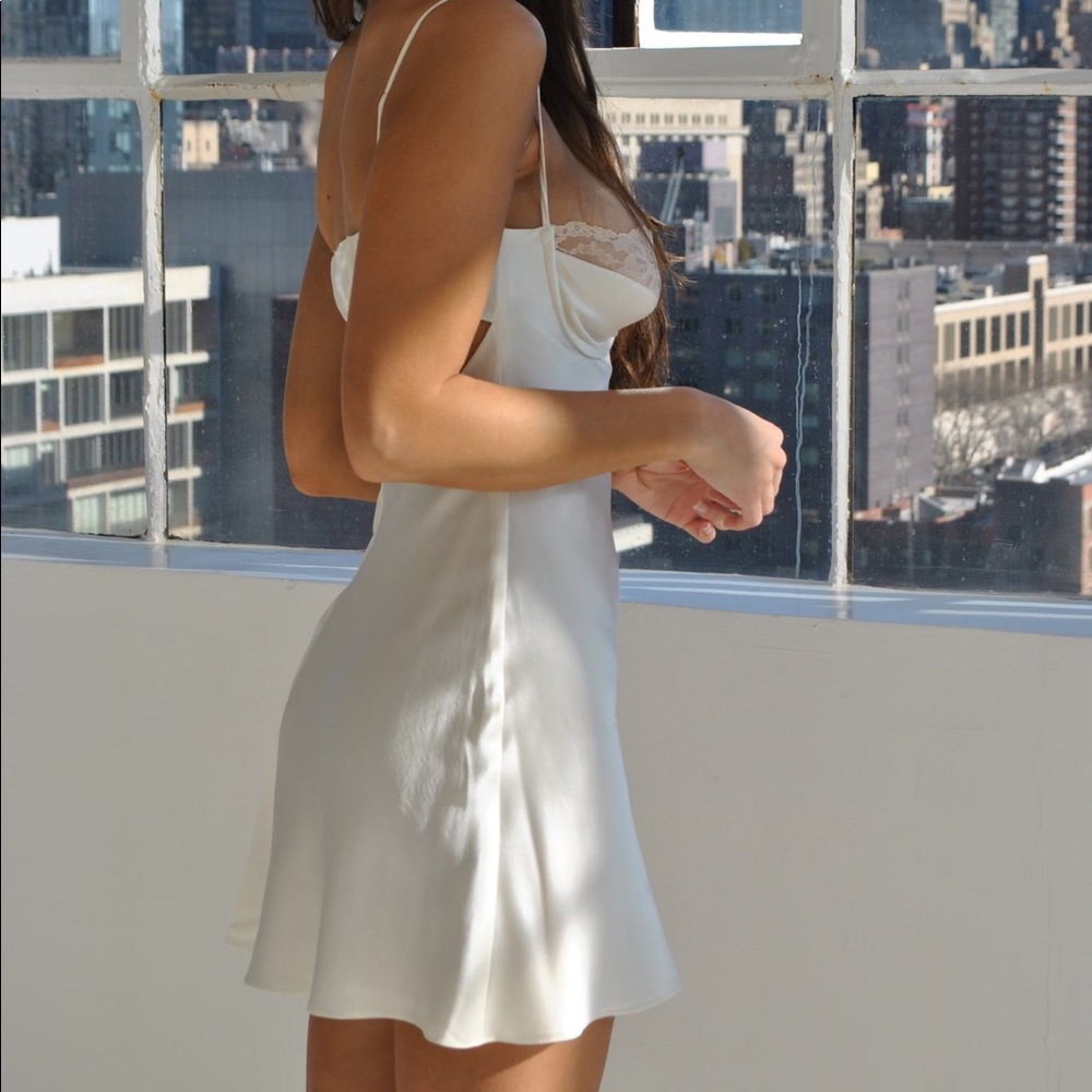 Mirror Palais White Slip